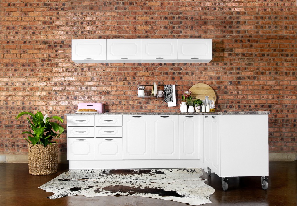 Style culture combines the old with the new in perfect harmony. To create this DIY Classic Kitchen one simply needs to update classic profiles by combining them with modern elements.
